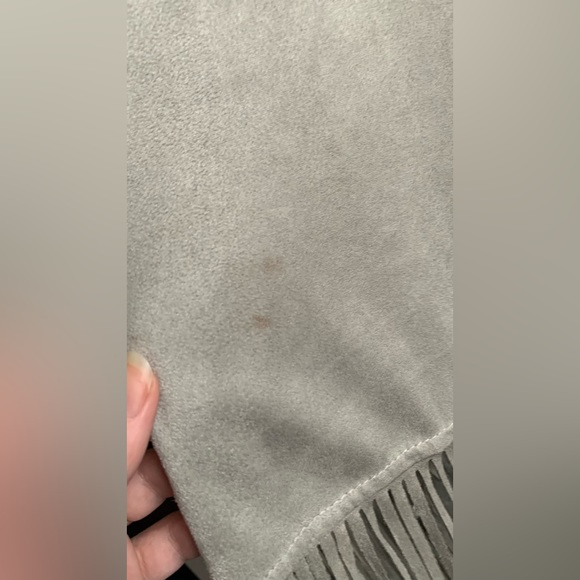 Silver faux suede fringe vest - Picture 4 of 4